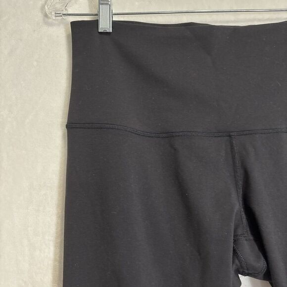 Lululemon Black Cropped Leggings Women’s Size 12 Nylon Lycra Activewear Yoga - Picture 2 of 14